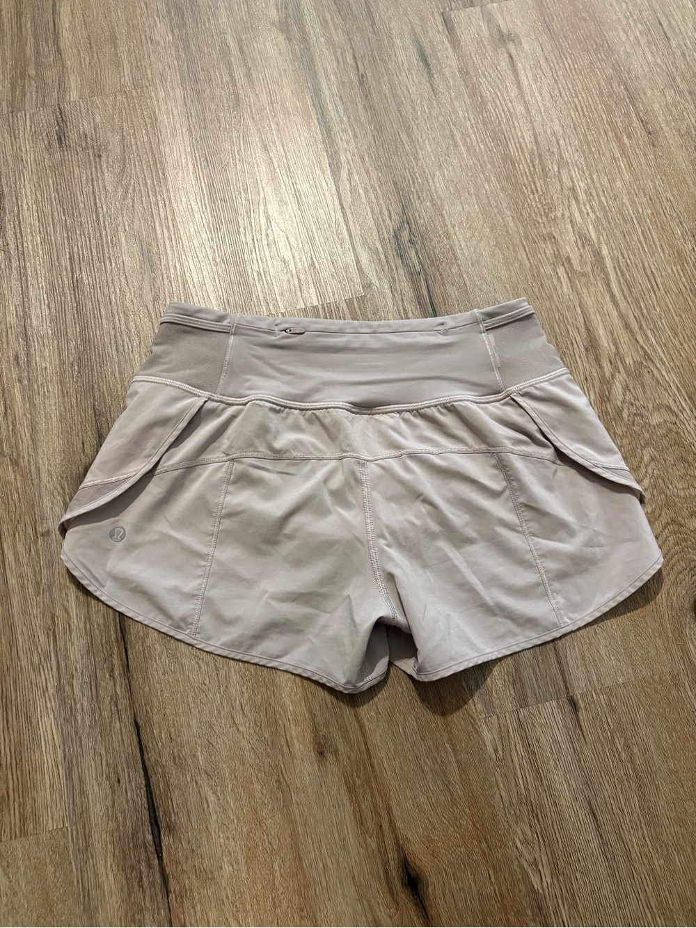Lululemon mauve speed up shorts